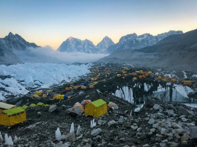 Everest Base Camp trek via Gokyo and Chola Pass (5420m)